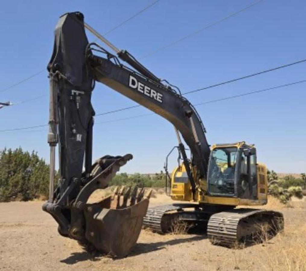 Used 2019 John Deere 245G LC