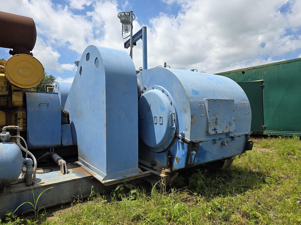 Used Skytop Brewster N-46 900 HP Drilling Rig
