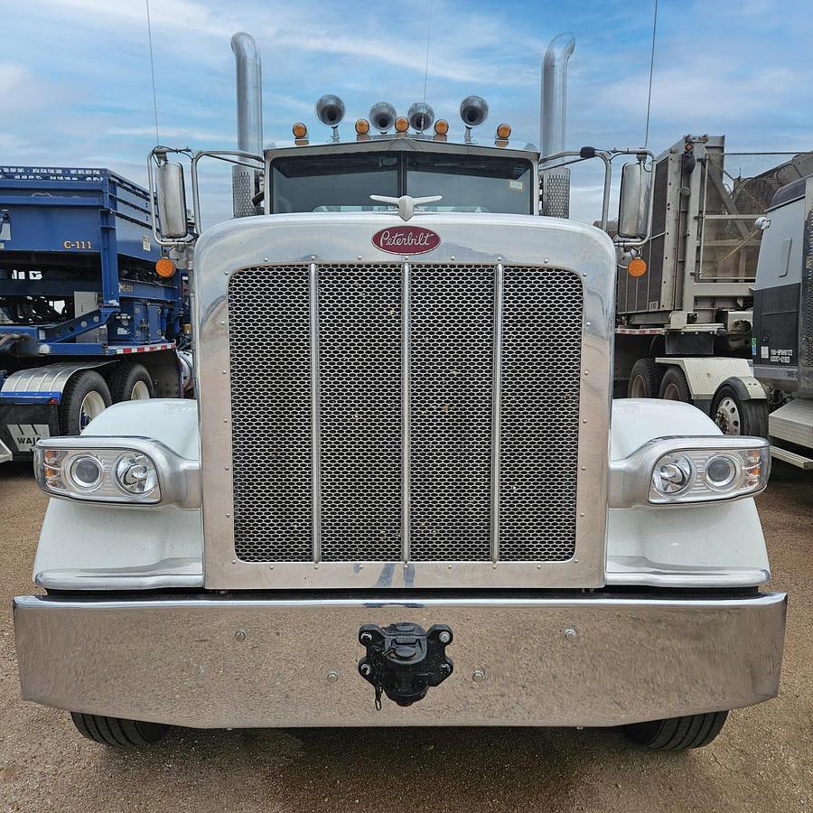 Used 2023 Peterbilt 389 Day Cab Truck