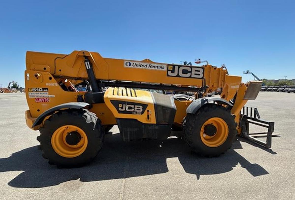 Used Reach lift 10,000 Lbs