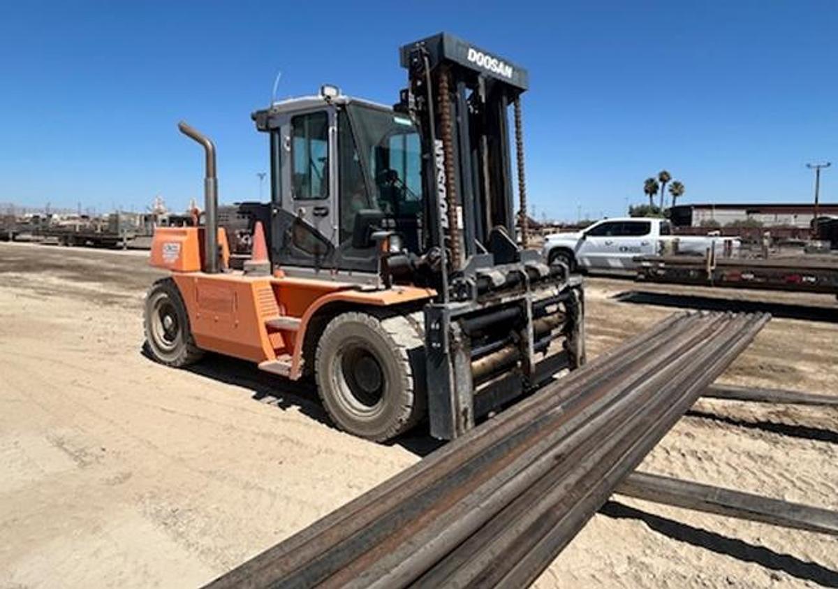 Used 2021 Doosan D140S-7 28,600 Lbs forklift