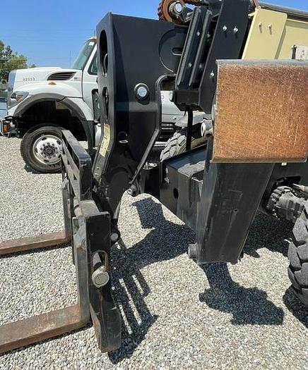 Used Reach lift 12,000 Lbs