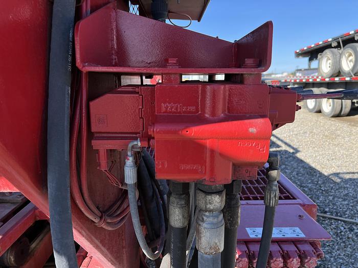 Used 2013 Hawker Pipe Handler