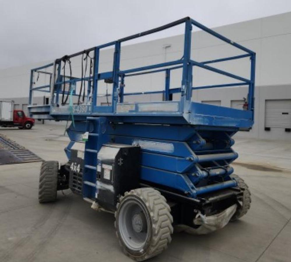 Used 2017 GENIE GS4390RT