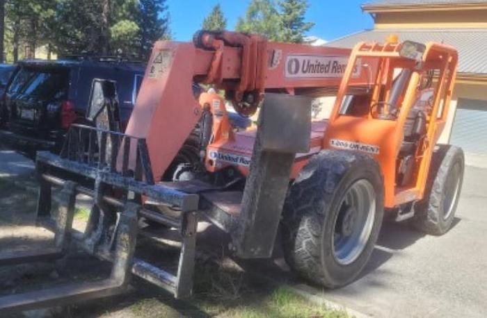 Used Reach lift 10,000Lbs Skytrack