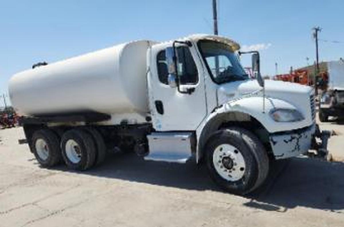 Used 2019 Freightliner 4,000 Gallon water truck 