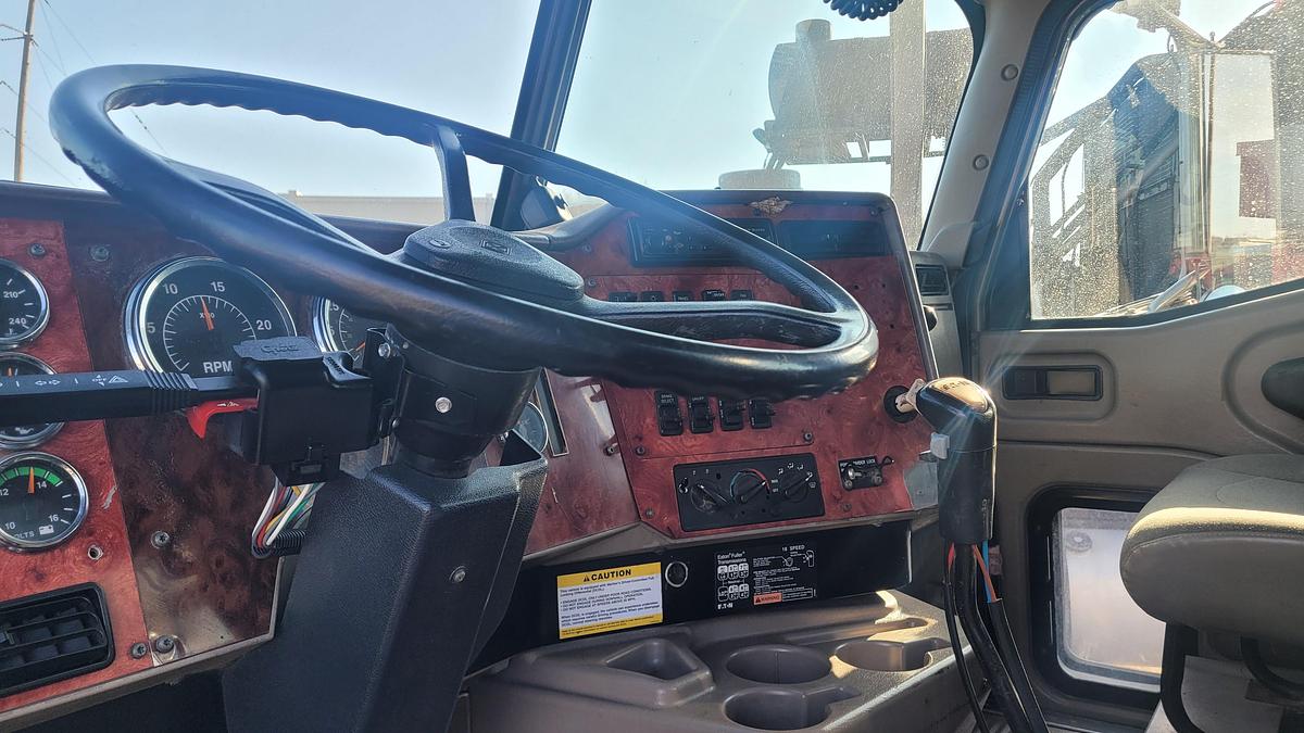 Used 2004 International Paystary Bulk Truck