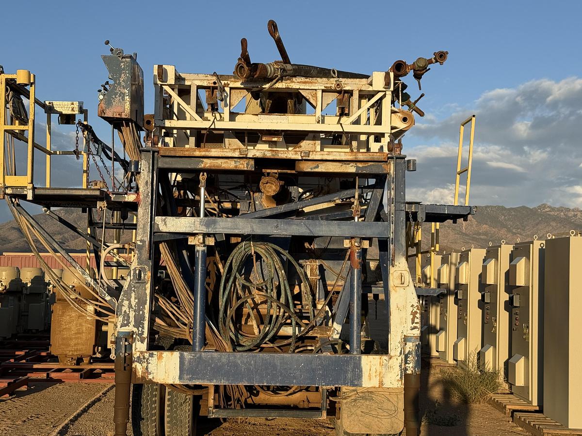 Used Hopper 102' X 260,000 #