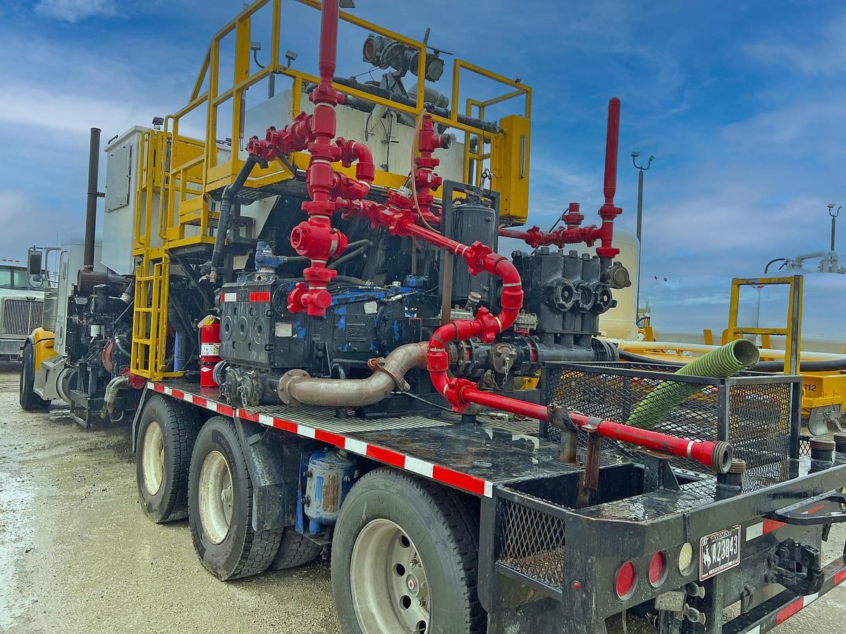 Used 2014 Peterbilt Bodyload Cement Double Pumper