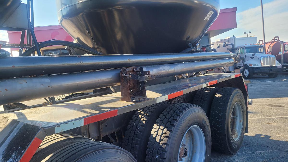 Used 2004 International Paystary Bulk Truck