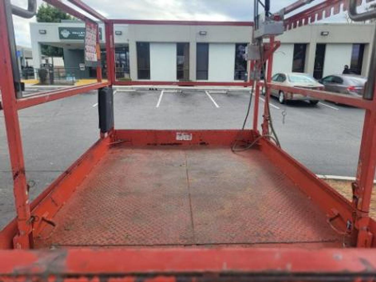 Used Skyjack 32'68" Rough Terrain Scissor Lift