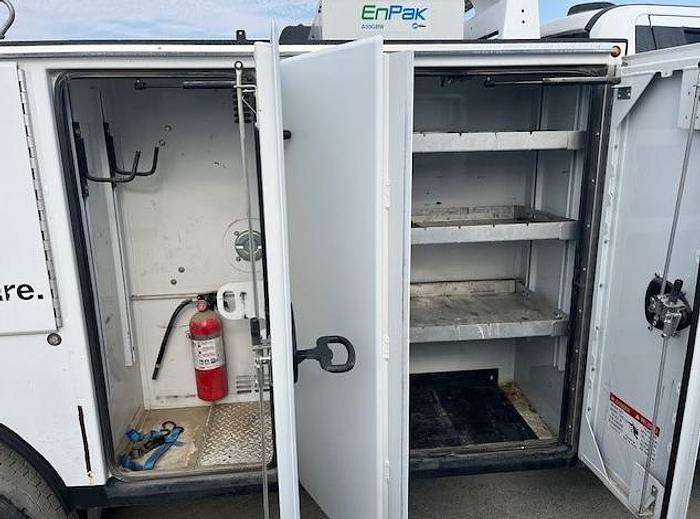 Used Ford F-550 service truck