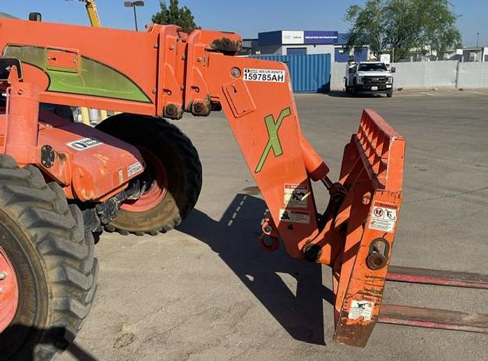 Used Reach lift 10,000Lbs