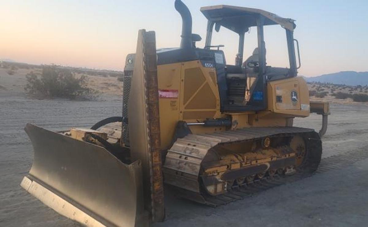Used 650K John deere crawler dozer