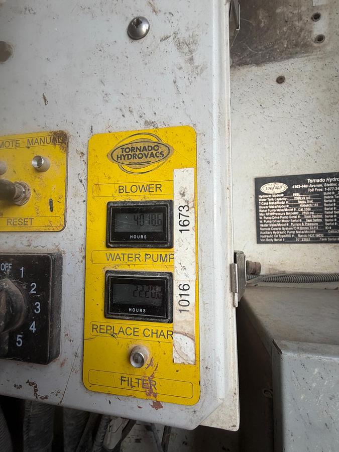 Used 2014 Tornado F4SL Hydro Excavator
