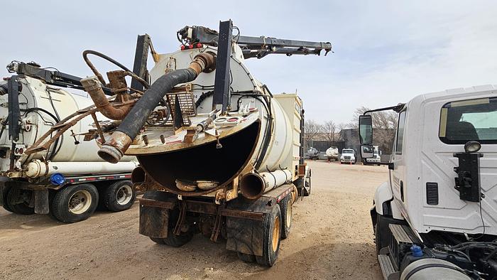 Used 2015 Guzzler Vacuum Excavator Truck
