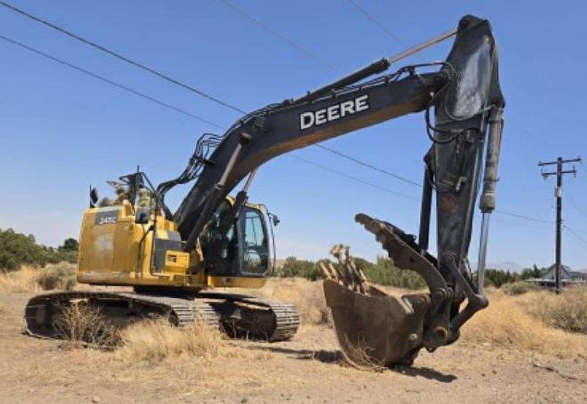 Used 2019 John Deere 245G LC