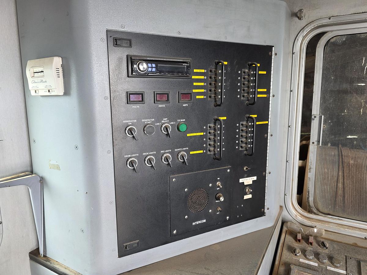 Used 2010 Peterbilt 340 Wireline Truck
