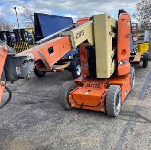 Used JLG Electric 30ft boom