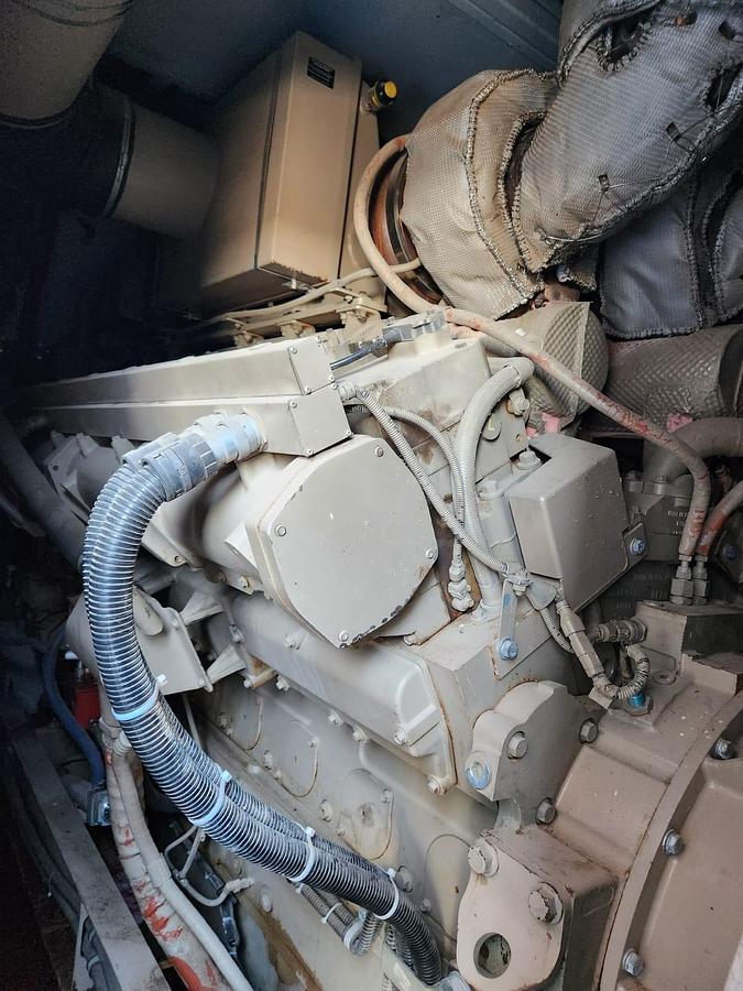 Used 2010 Volvo 550 kW Genset