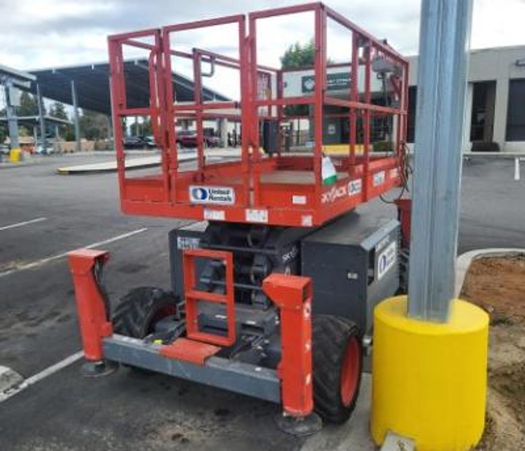 Used Skyjack 32'68" Rough Terrain Scissor Lift