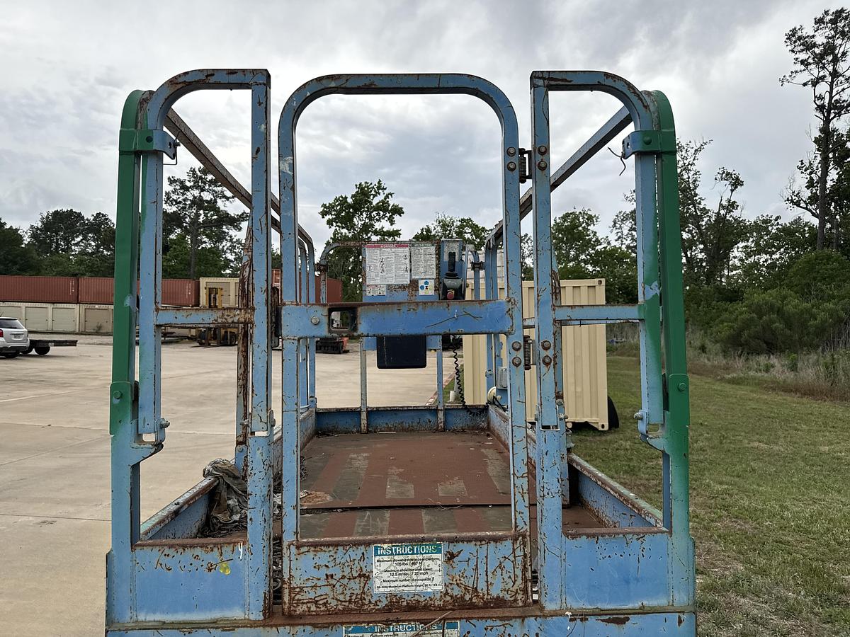 Used 2000 Genie Industries GS-3246