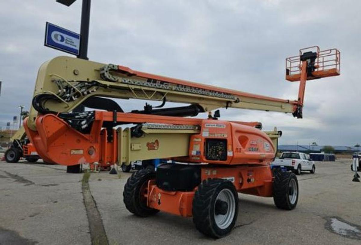 Used 2011 JLG 1250AJP 125' ARTICULATING BOOM 4WD