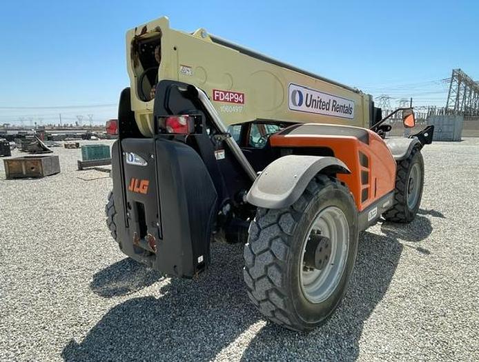 Used Reach lift 12,000 Lbs