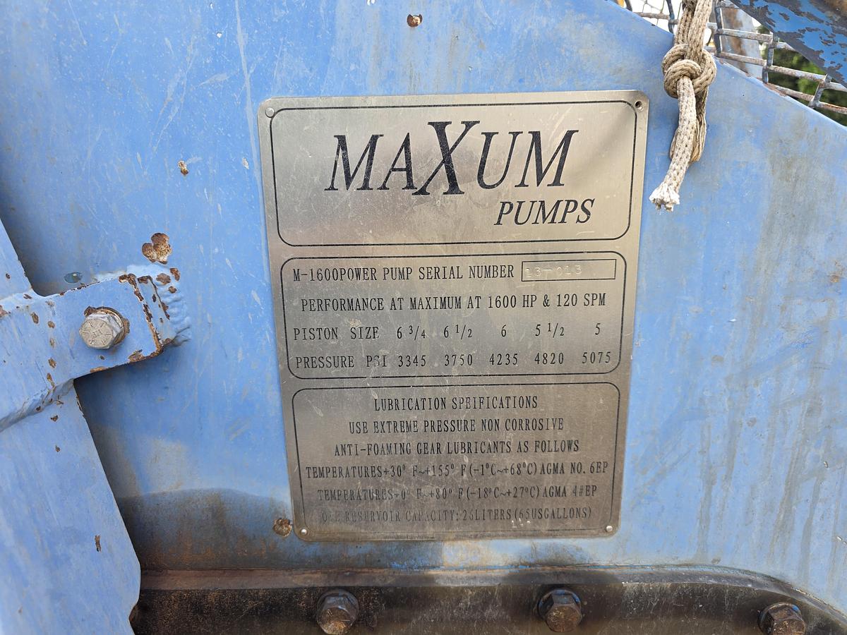 Used Skytop Brewster N-46 900 HP Drilling Rig