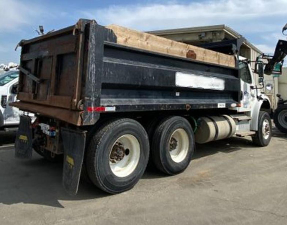 Used 2020 Freightliner 10 - 14 yard dump truck