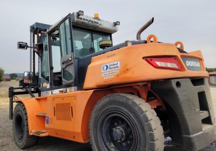 Used Doosan D160S-7 36,000 LBS forklift