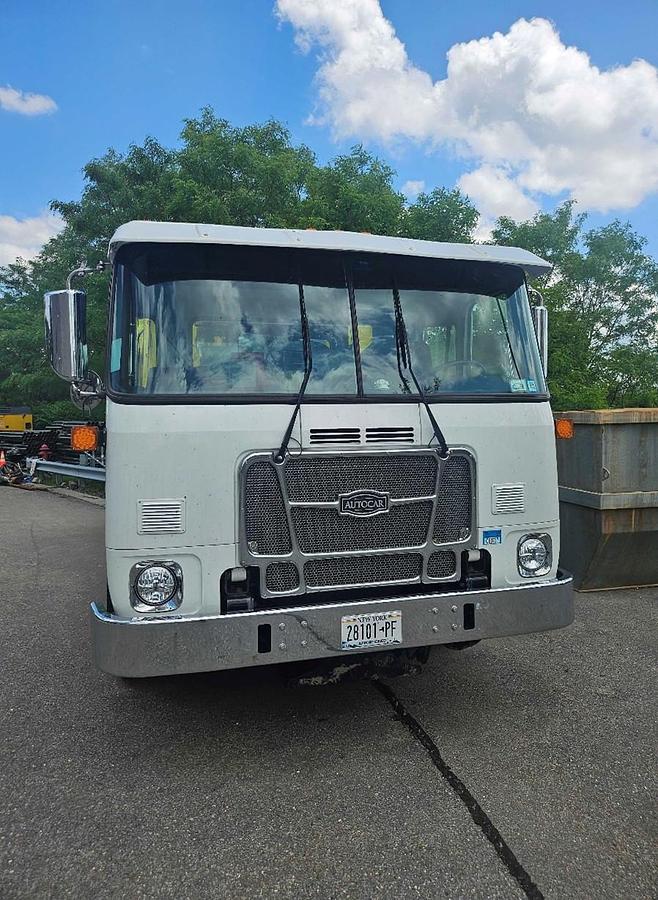 Used 2020 Autocar ACX64 Skip Loader