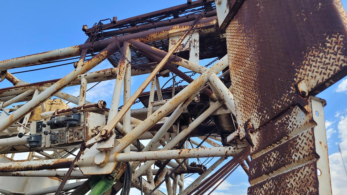 Used 1980 Franks 300 Workover Rig