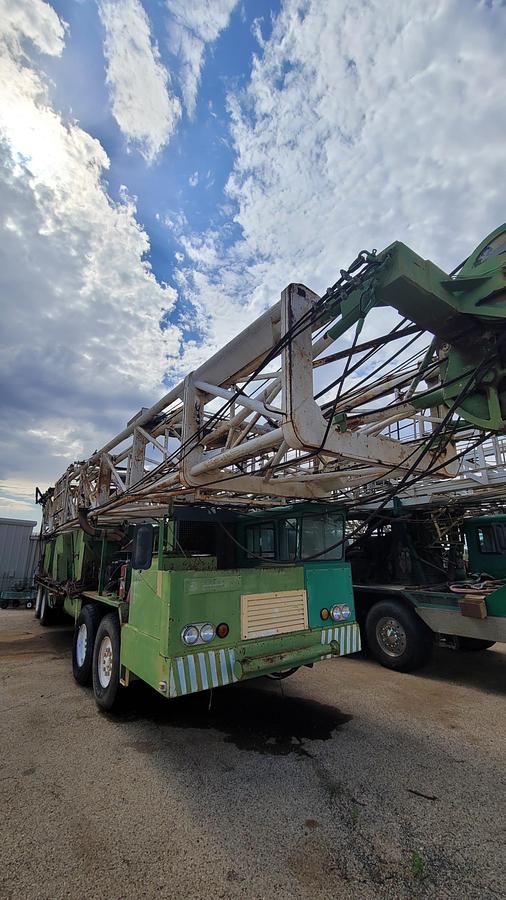 Used 1980 Franks 300 Workover Rig