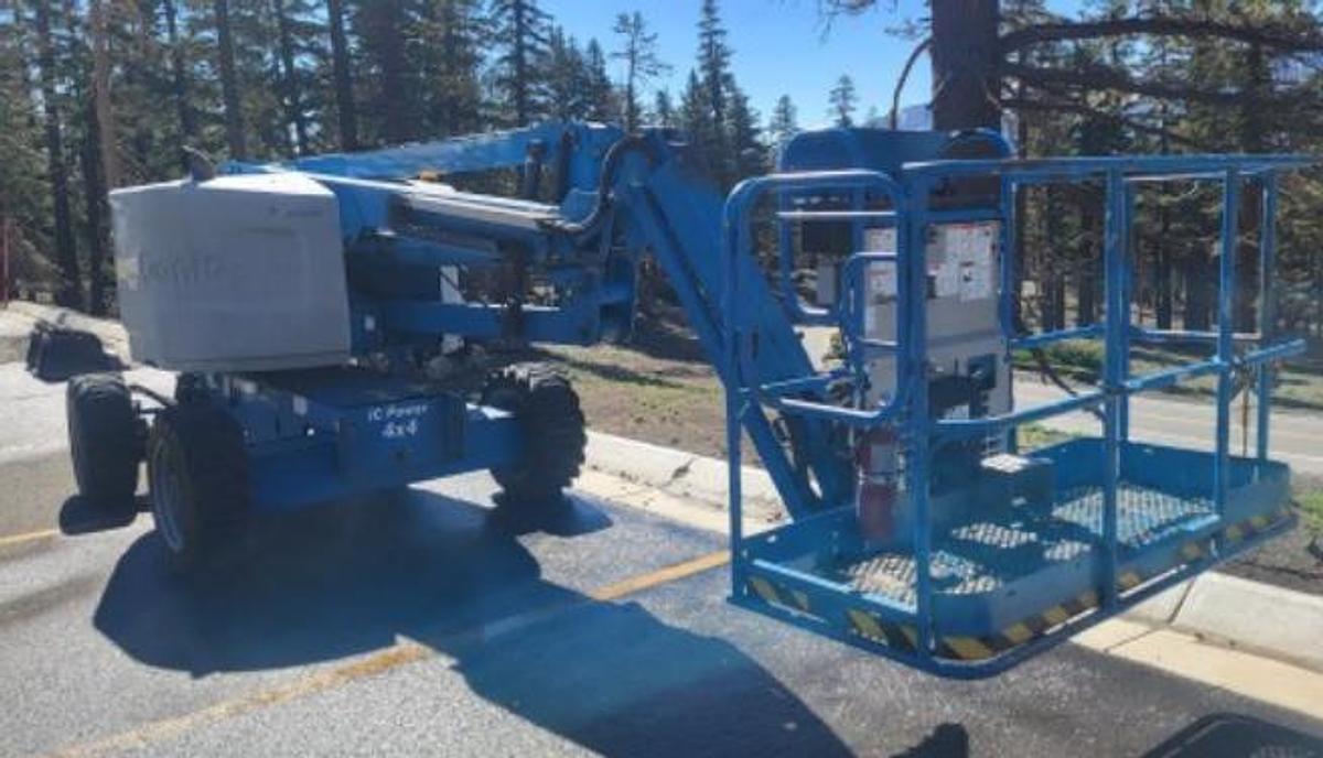 Used Genie 45ft Articulating Boom