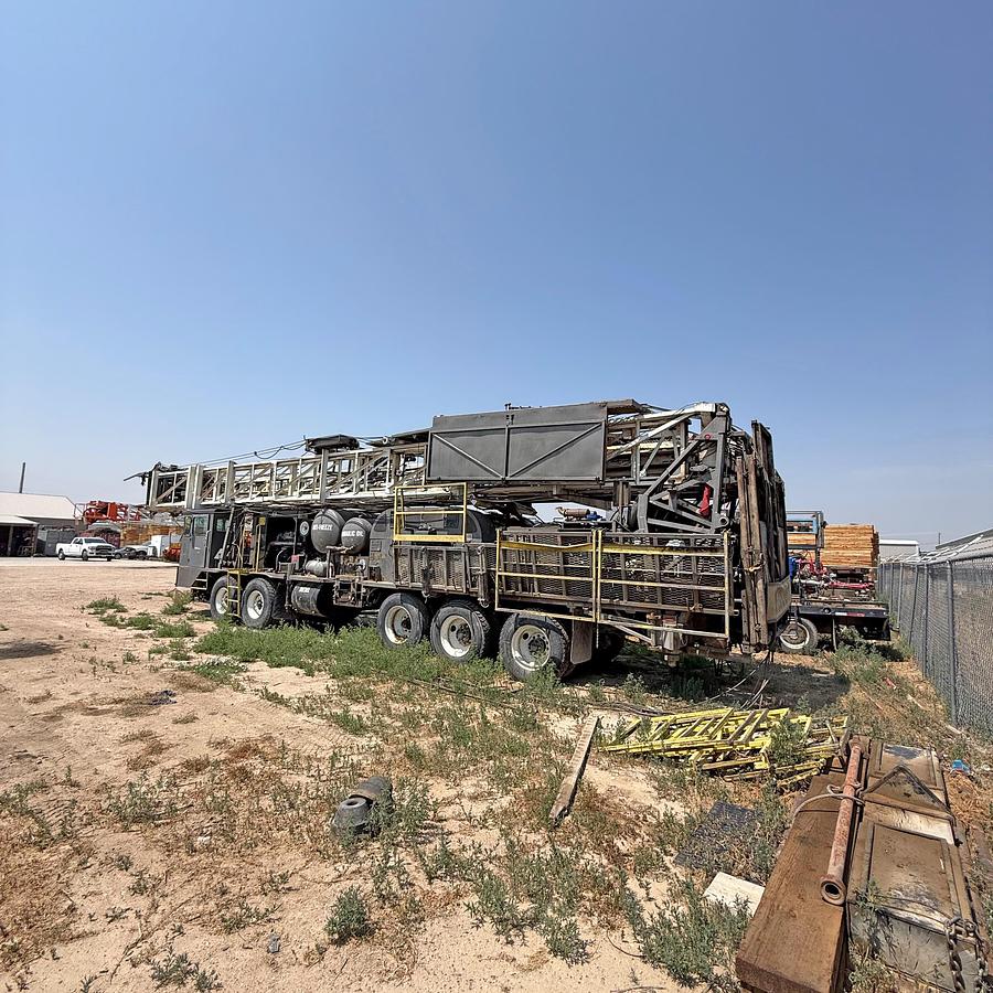 Used 2002 Watson Hopper GXHTA Workover Rig