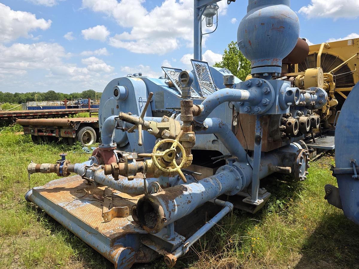 Used Skytop Brewster N-46 900 HP Drilling Rig