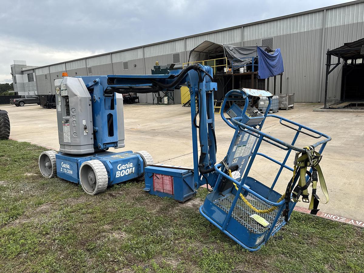 Used 2000 Genie Industries Z-30/20N