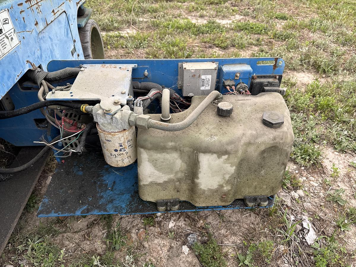 Used 2000 Genie Industries GS-3246