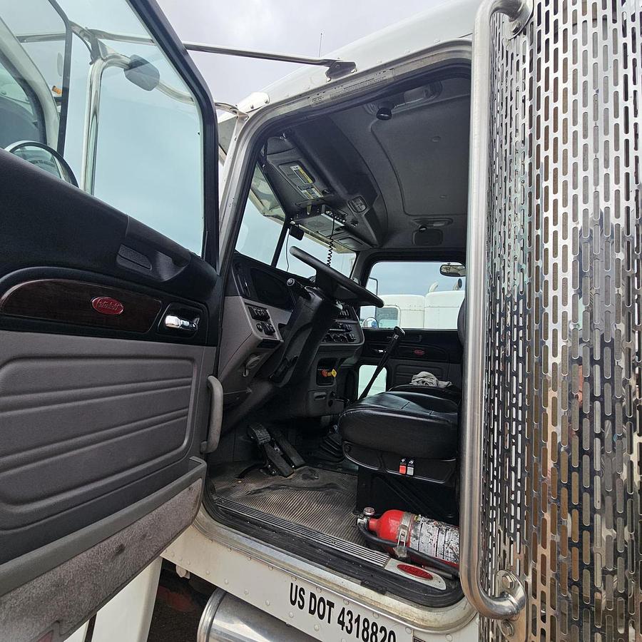 Used 2023 Peterbilt 389 Day Cab Truck