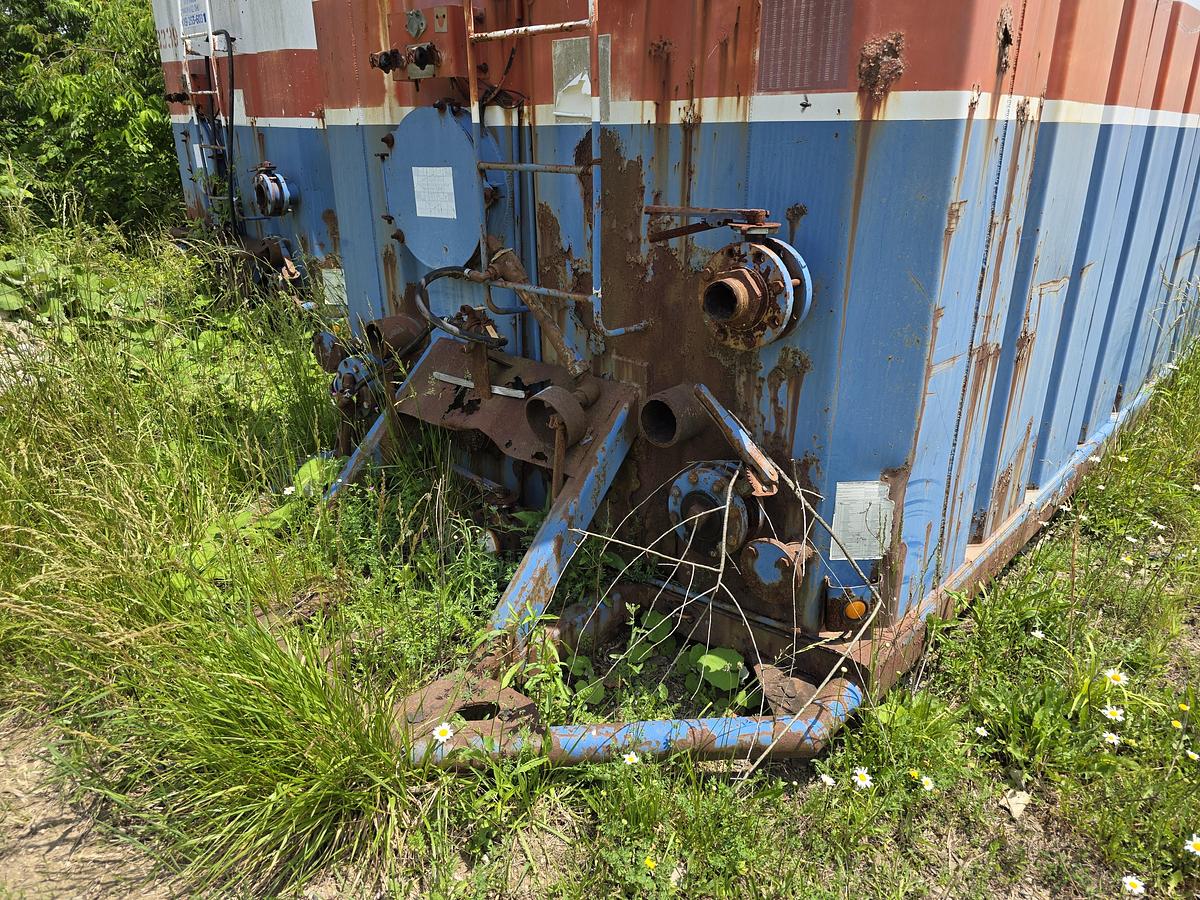 Used Valmont Frac Tanks