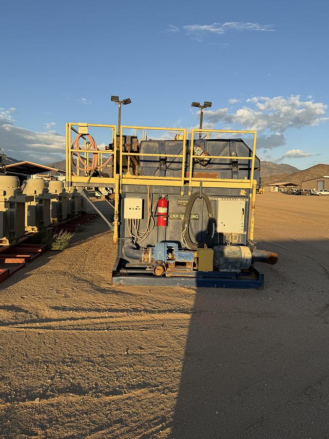 Used Hopper 102' X 260,000 #