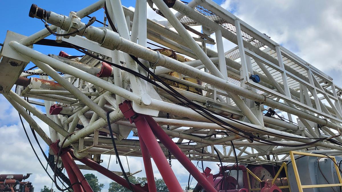 Used 2005 Lanco 750 Workover Rig