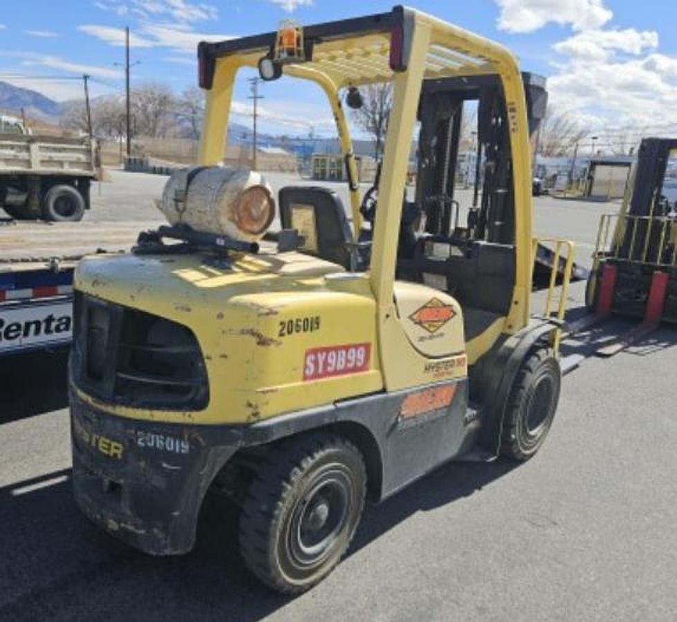 Used Hyster 9K warehouse forklift