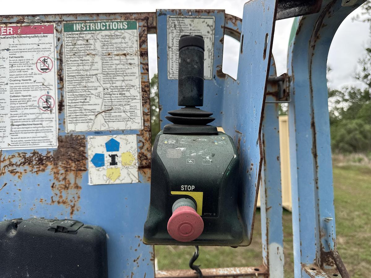 Used 2000 Genie Industries GS-3246