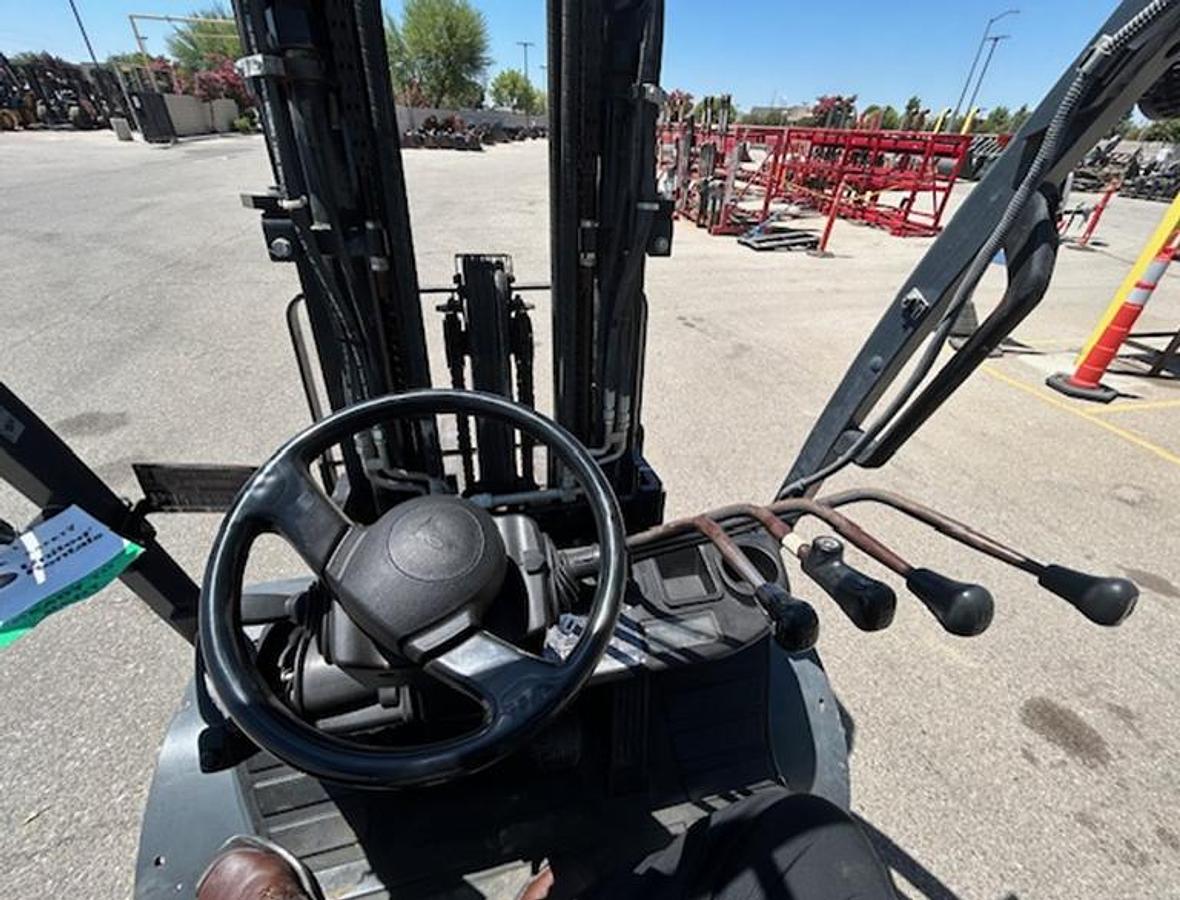 Used Toyota 8,000 Lbs warehouse forklift