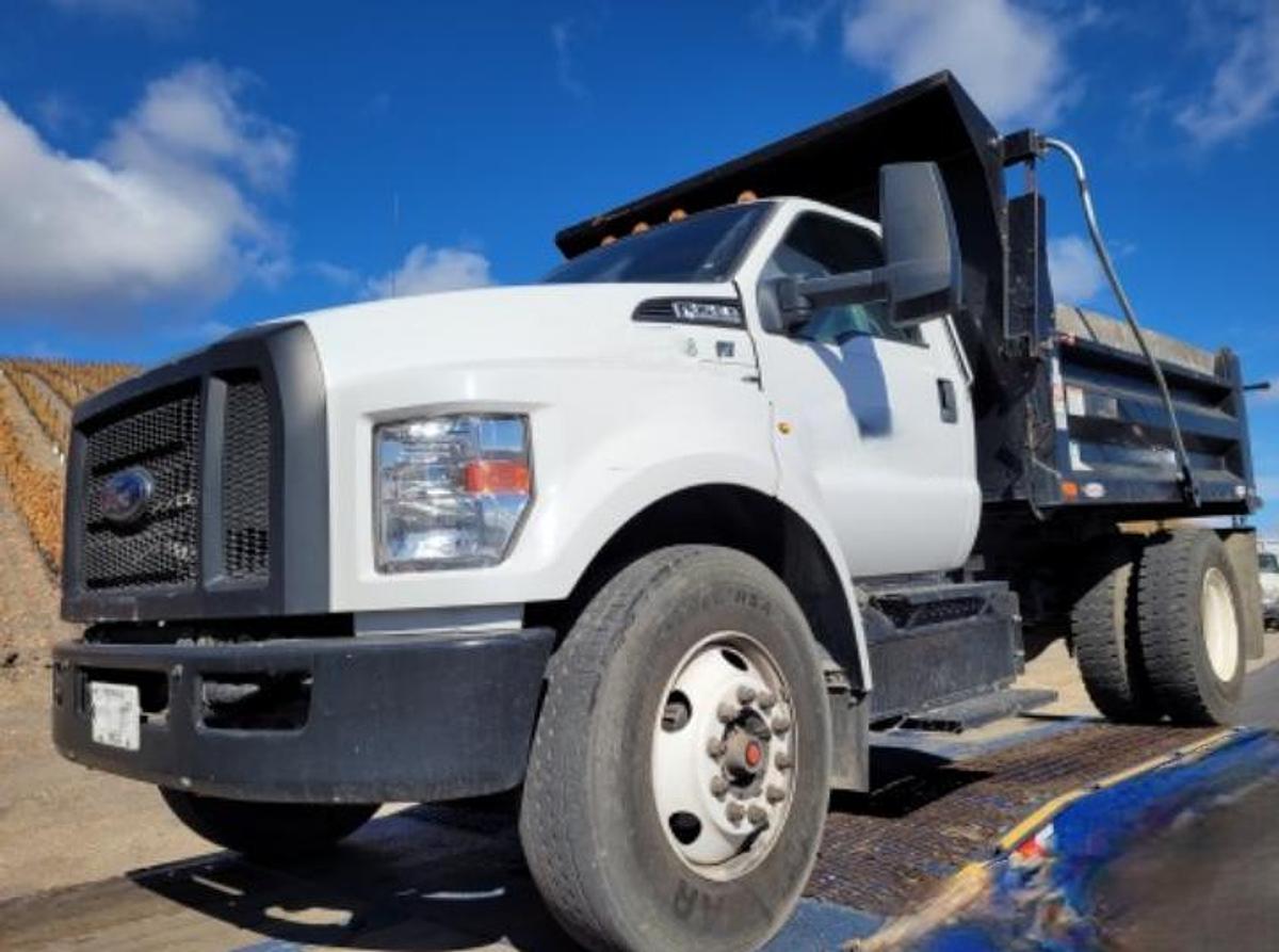 Used 2019 Ford F-750 Dump truck