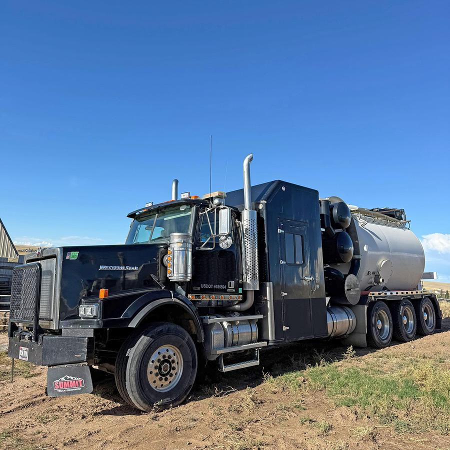 Used 2014 Tornado F4SL Hydro Excavator