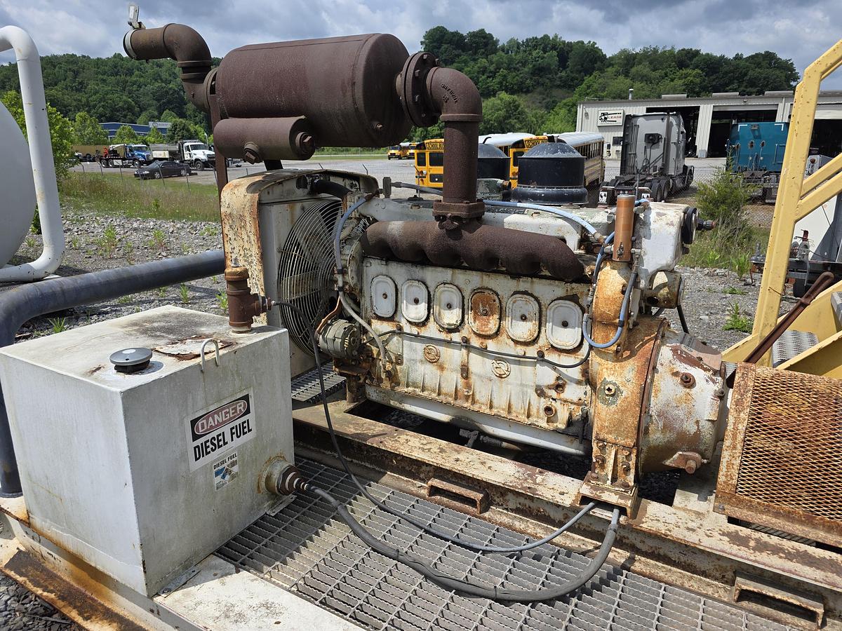 Used Baker Hughes 200 BBL Mix Plant