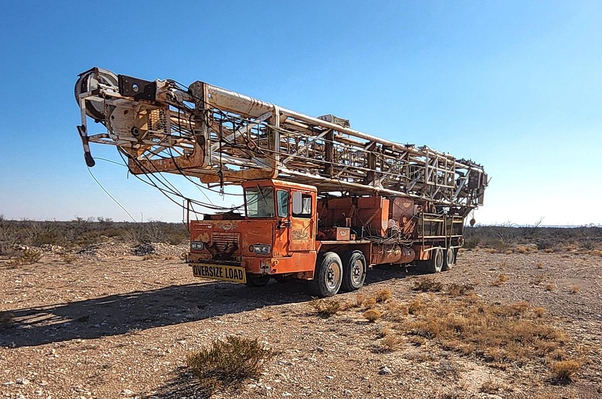 Used 1981 Franks 300 Workover Rig